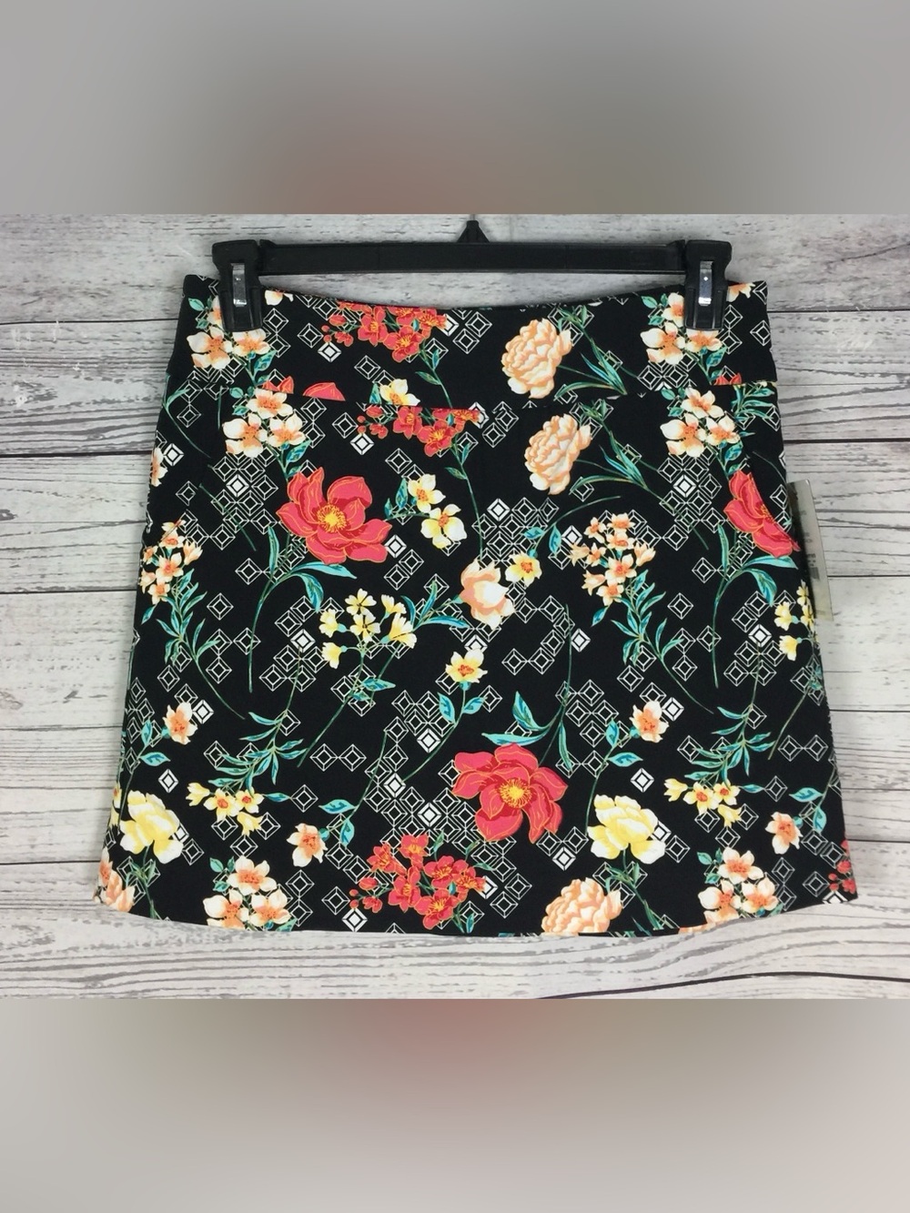 Zac & Rachel Skort 10 Multicolor Floral Elastic Comfort Waist Stretch Skirt NWT